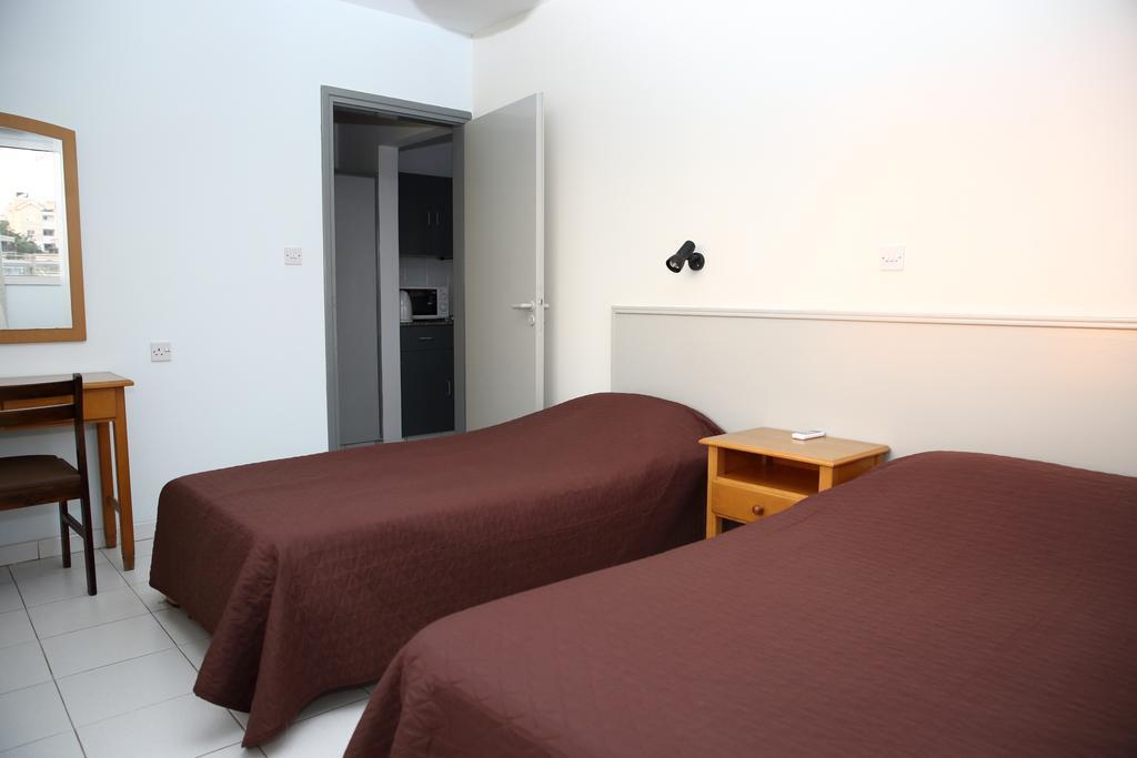 Alora Apartments 라르나카 외부 사진