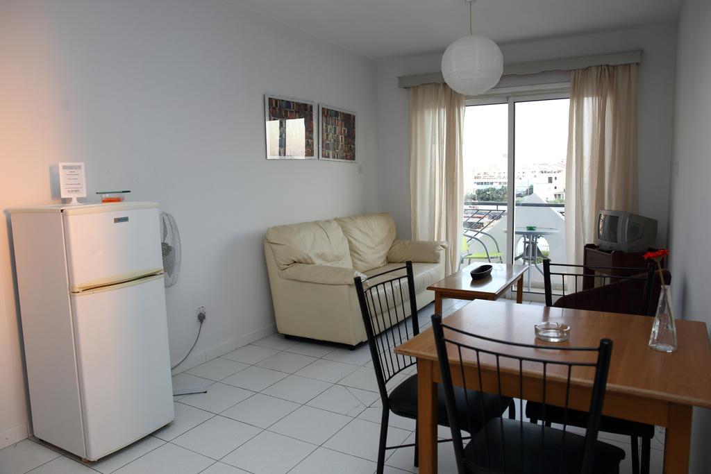 Alora Apartments 라르나카 외부 사진