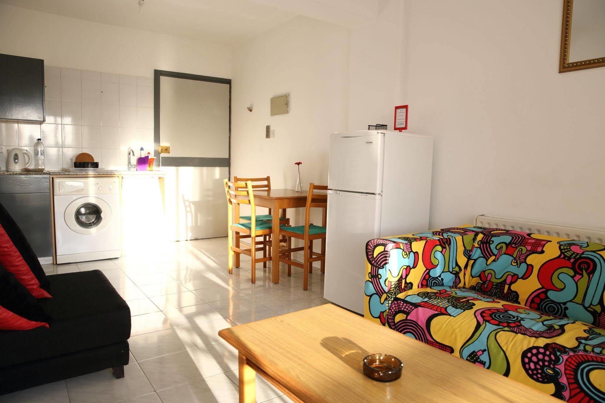 Alora Apartments 라르나카 외부 사진